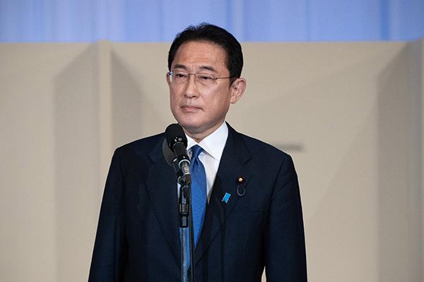 日本新首相展现新时代领导力风采